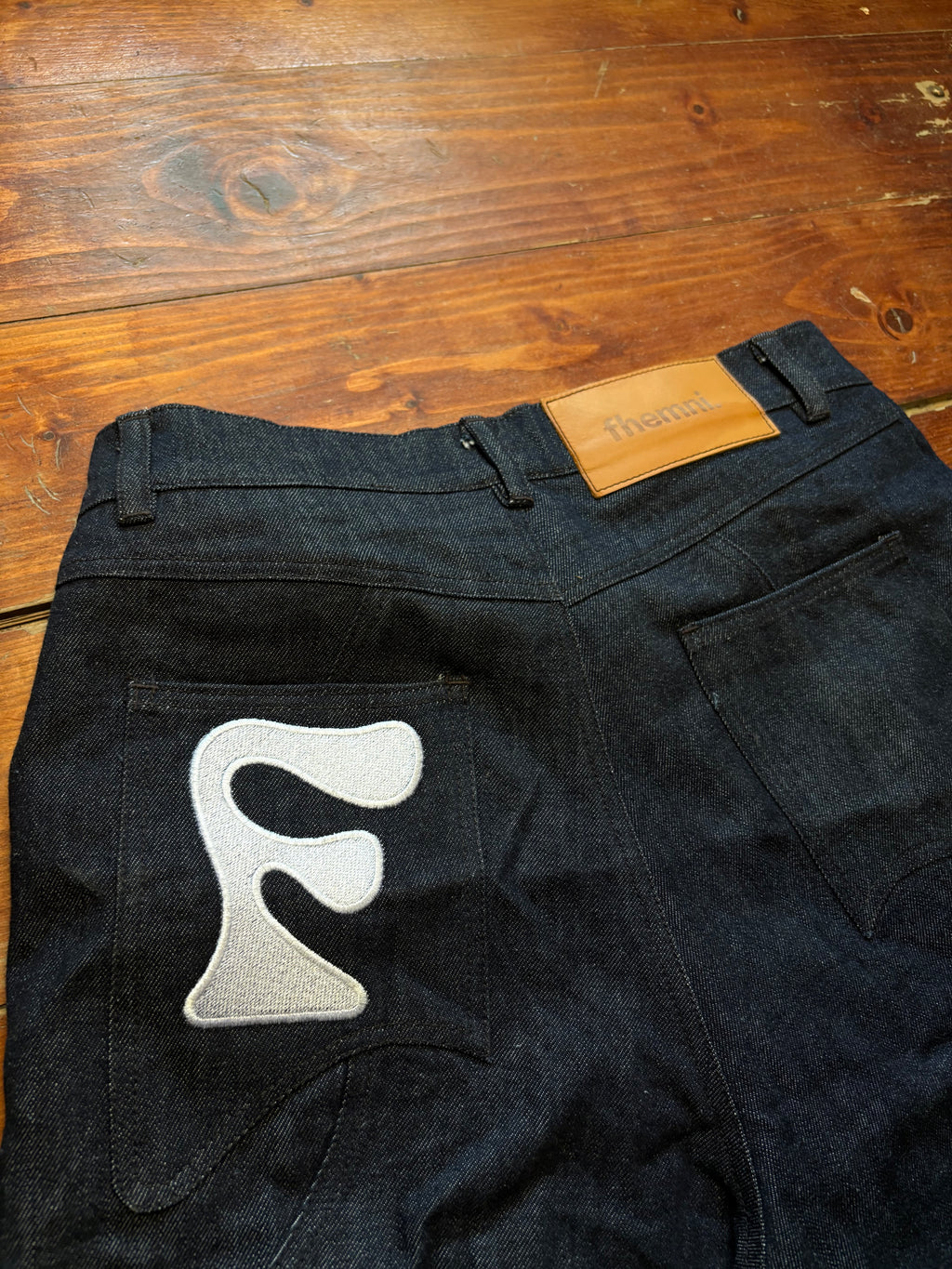 Jorts Fhemni 001