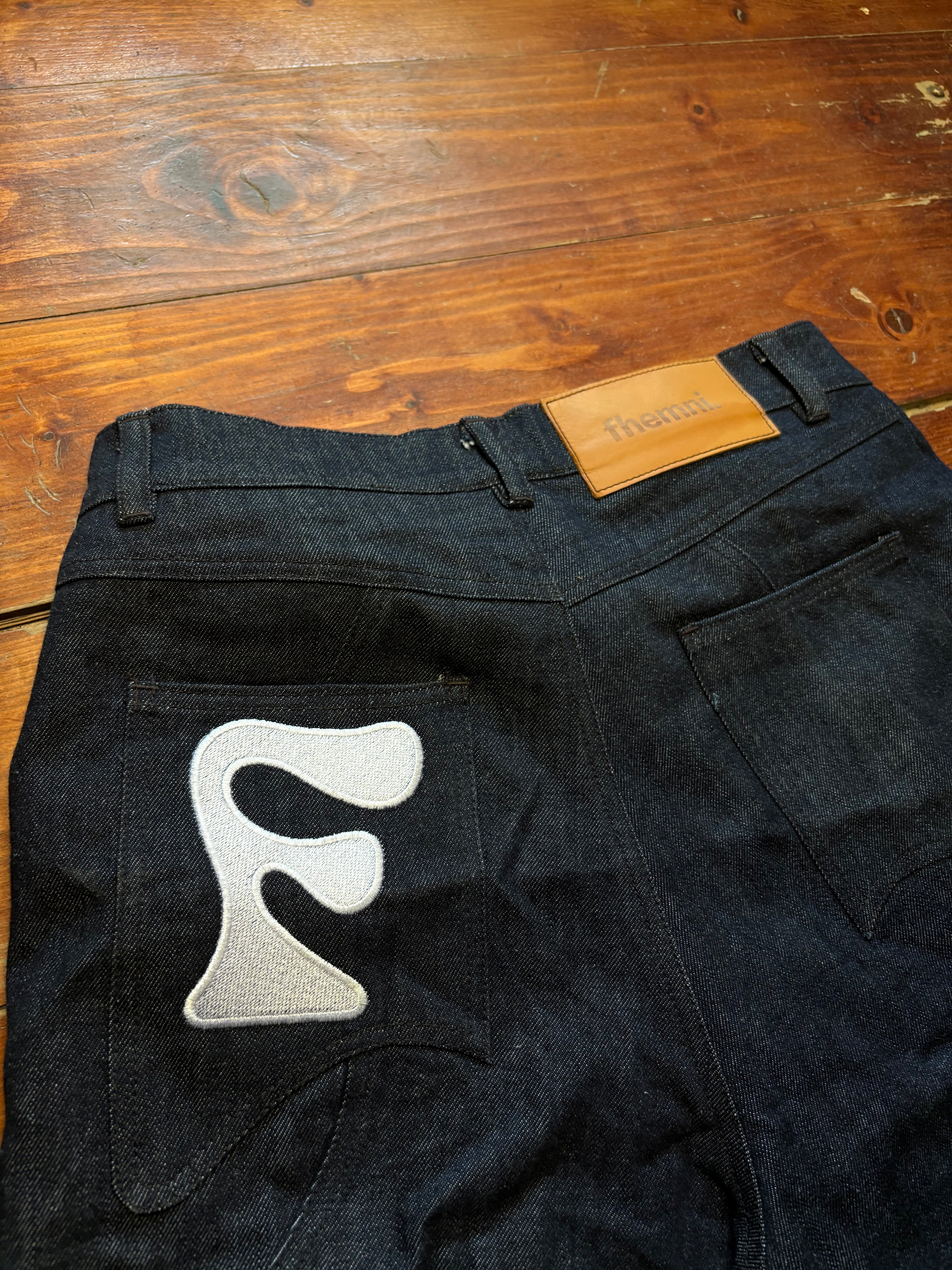 Jorts Fhemni 001